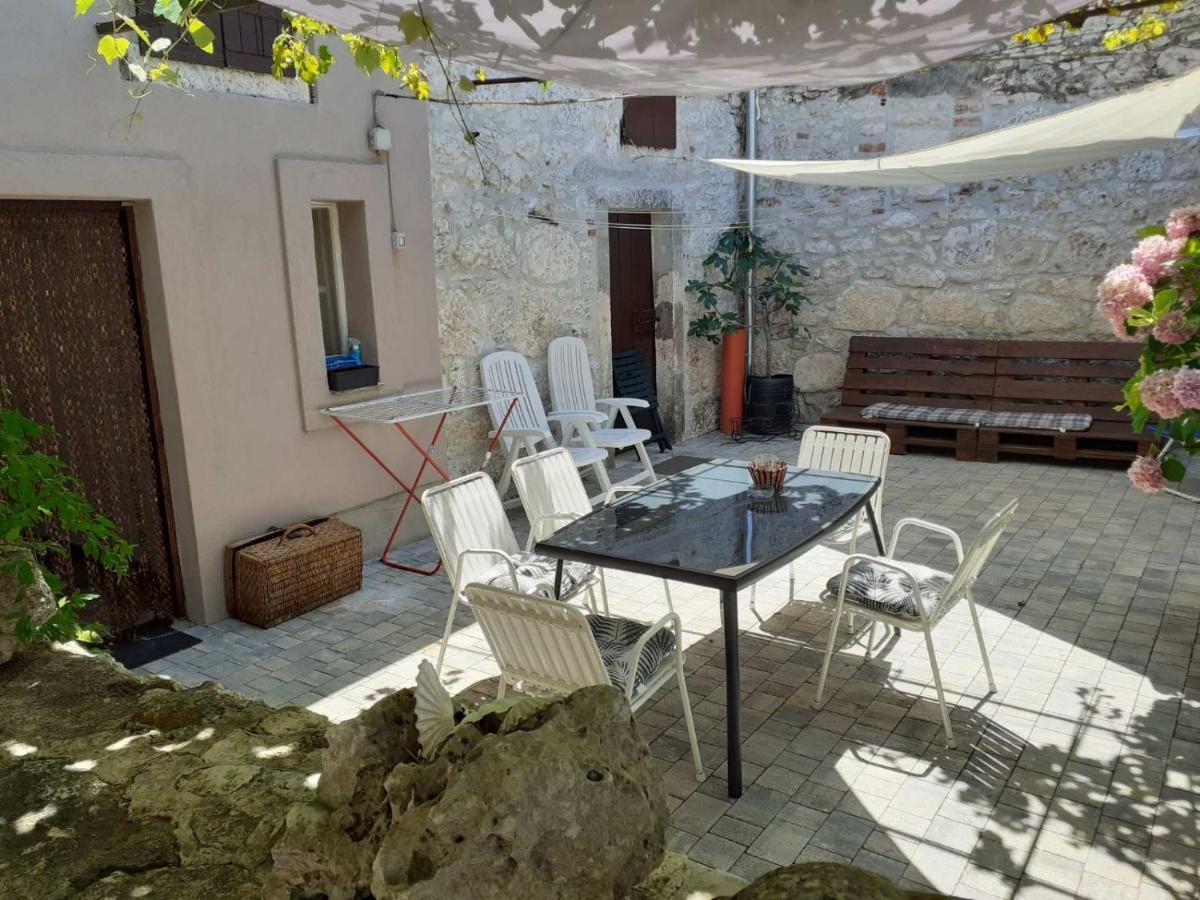 Apartment Rustic Jolly Premantura Exterior photo